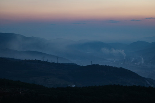 清晨山脉