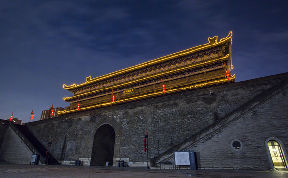 西安城墙北门安远门夜景风光