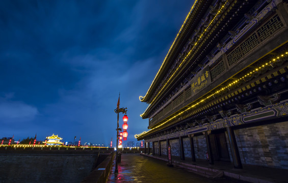 西安安远门城墙夜景