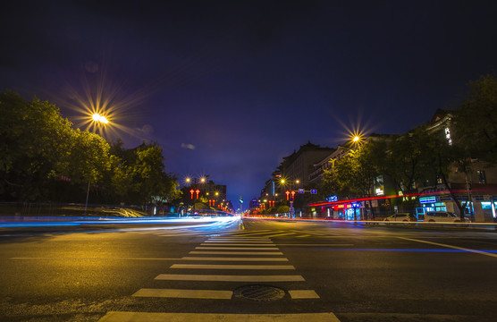 西安城墙北大街夜景风光