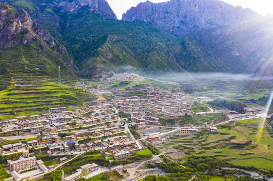 航拍甘肃甘南迭部县扎尕那景区