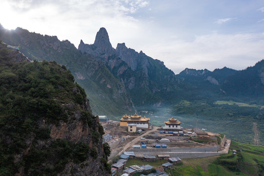 航拍甘肃甘南迭部县扎尕那景区