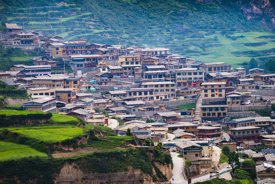 航拍甘肃甘南迭部县扎尕那景区