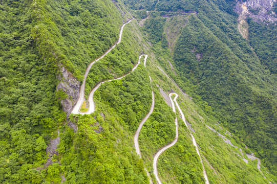 航拍湖北恩施挂壁公路