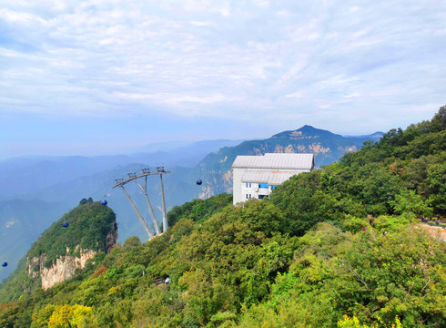 山间索道