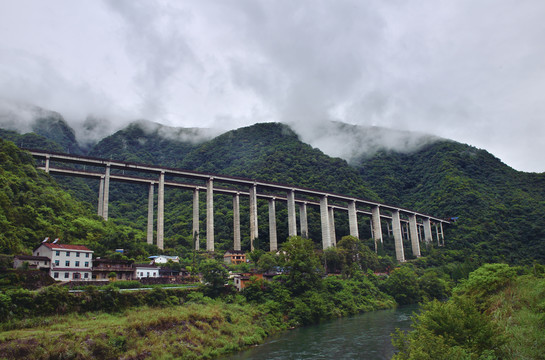 高速公路桥梁