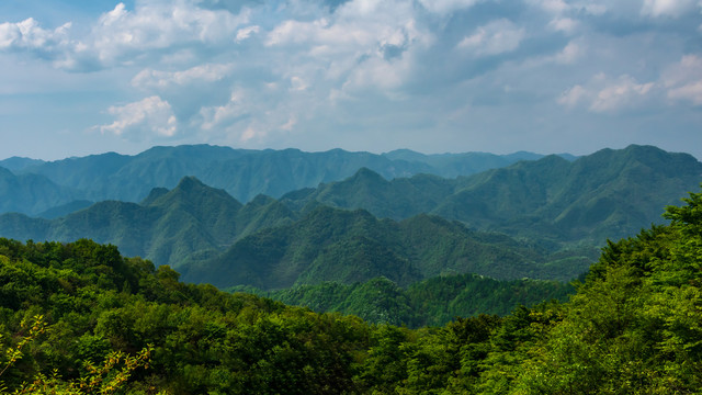 山峦叠嶂