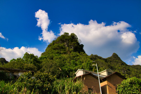 大山乡村