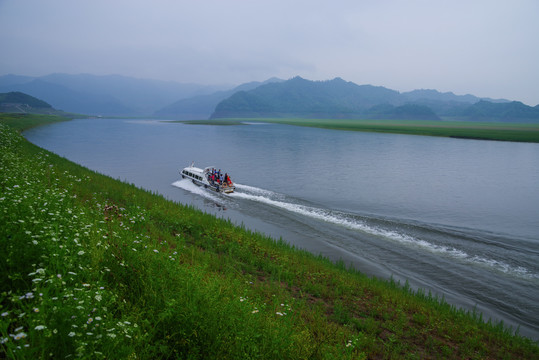 辽宁丹东宽甸绿江村风光