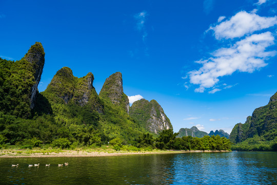 广西桂林山水漓江风光