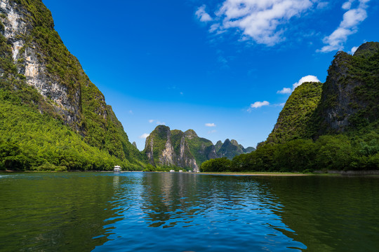 广西桂林山水漓江风光