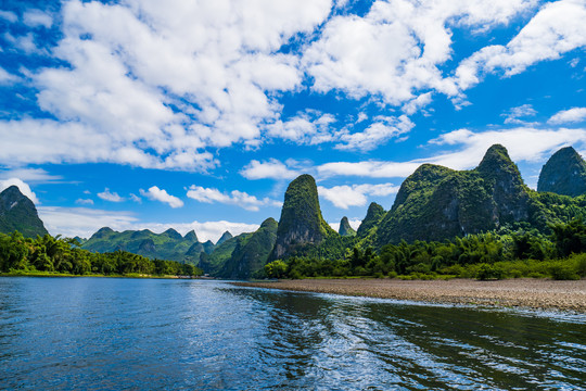 广西桂林山水漓江风光