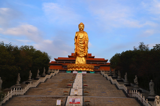 乌鲁木齐红光山大佛