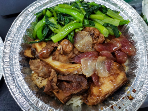 八品煲仔饭