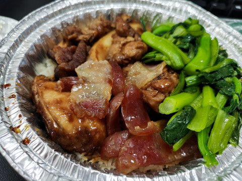 八品煲仔饭