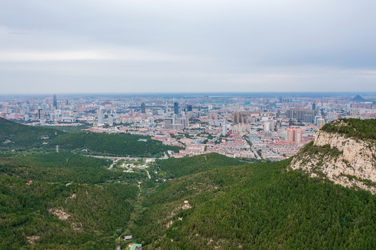 佛慧山上航拍济南城市风光