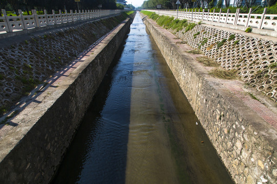 水渠