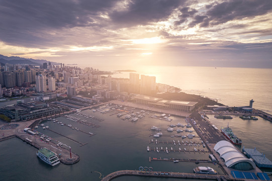 航拍青岛海滨城市风光