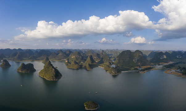 广西靖西渠洋湖景美如画