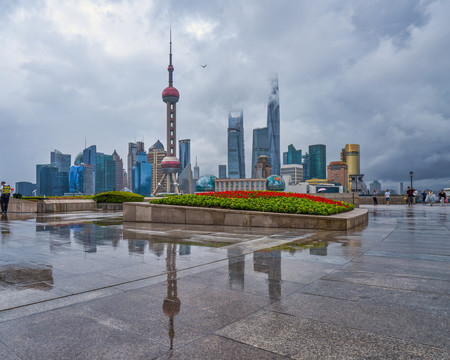 雨后的上海外滩