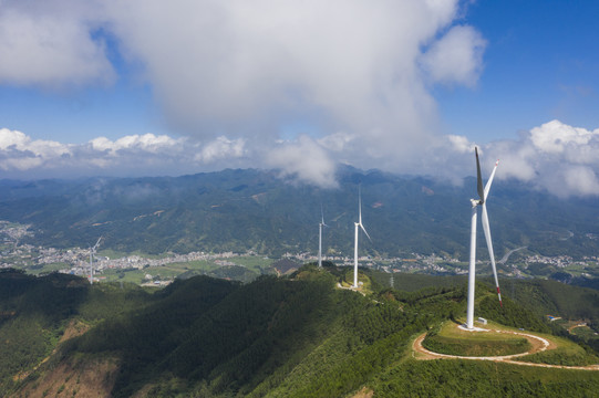 广西岑溪风电场景如画