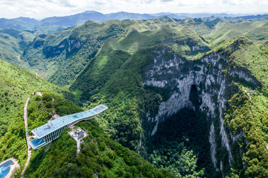 乐业大石围天坑景区