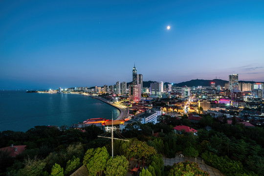 航拍烟台建筑景观天际线夜景