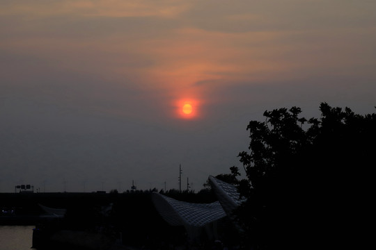 一轮红日夕阳