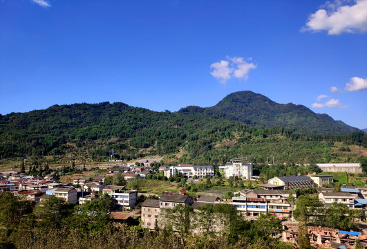 青龙镇五里山景色