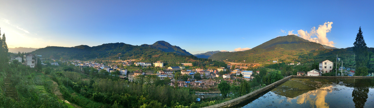 青龙镇五里山马耳山全景