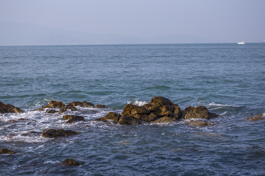 深圳大鹏湾海岸礁石