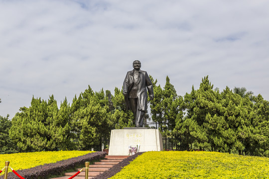 深圳莲花山领袖铜像