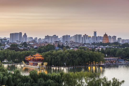 西安大唐芙蓉园夜景古建筑