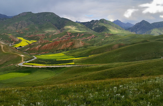 青海达板山景观