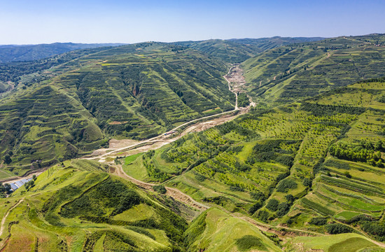 青山沟壑