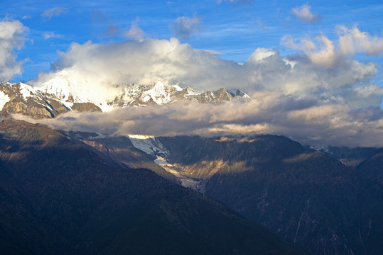 高原雪山