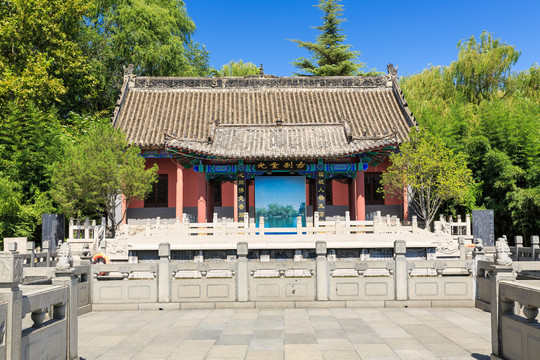 章丘百脉泉公园龙泉寺