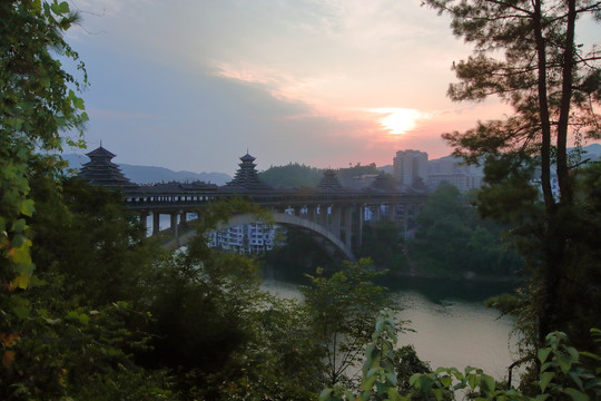 广西三江县风雨桥晚霞