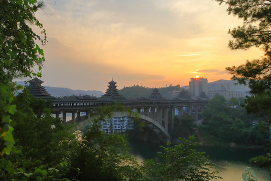 广西三江县风雨桥晚霞