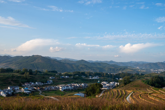 竹溪中峰田园风光