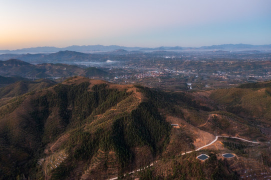 航拍沂蒙山区漫山遍野的果园