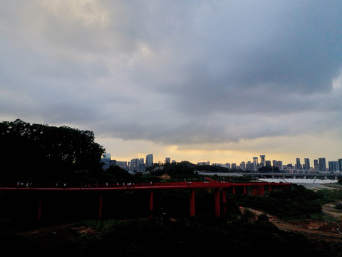 雨后傍晚虹桥风光