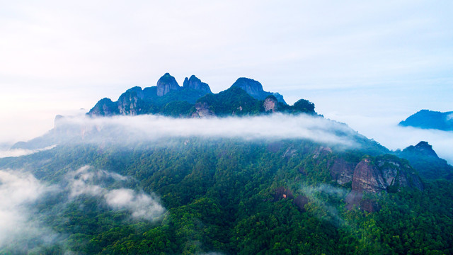 峤山哈达