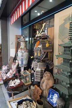 东京街头的古董店