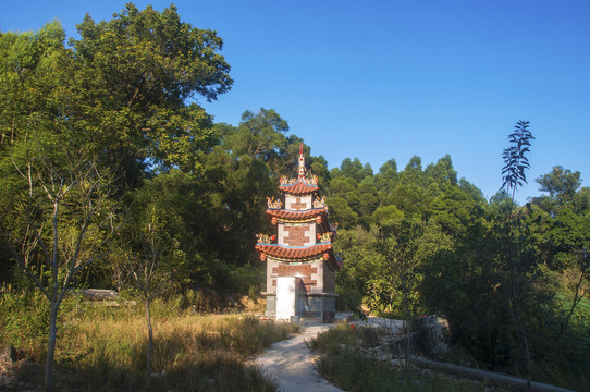 普济岩山林与烧金炉