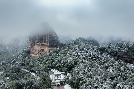 麦积山风光