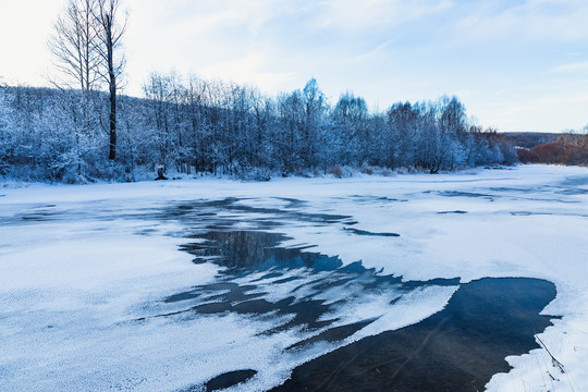 冰雪根河雾凇河流