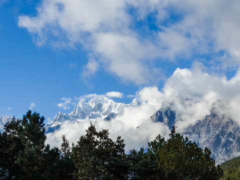 高原雪山