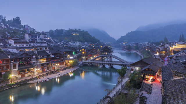 湖南湘西凤凰古城夜景