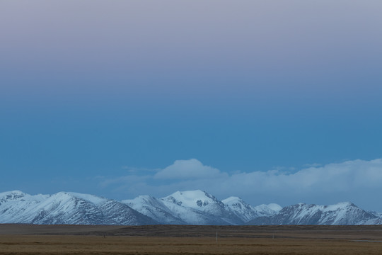 雪山暮色